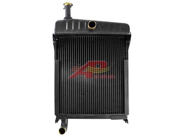 AT10695 - John Deere Radiator LATE serial number